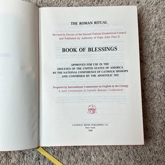 Book of Blessings - Brown Cloth Edition 1989 - Picture 2 of 9